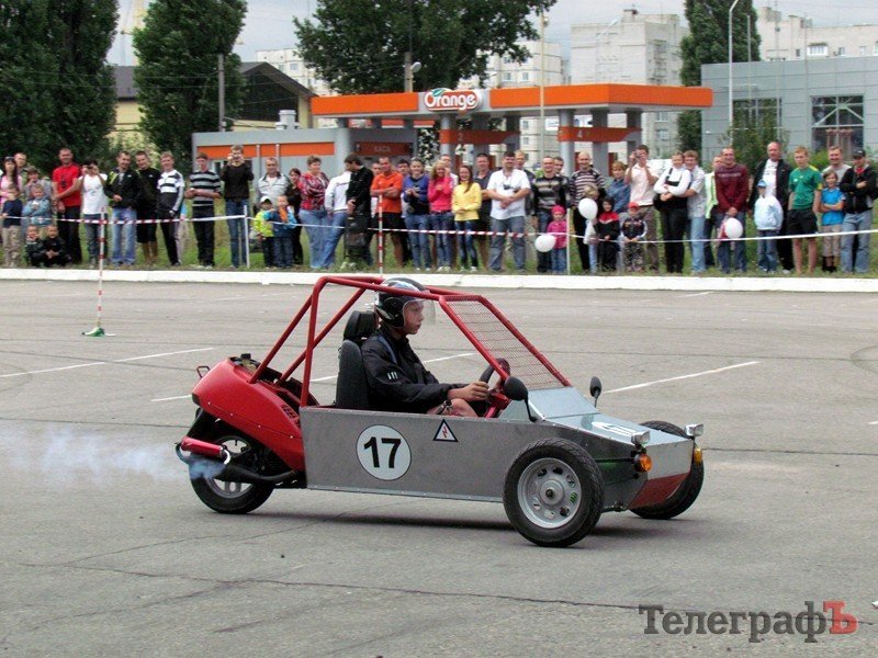 В Кременчуге возле "Простора" были гонки (ФОТОРЕПОРТАЖ) В Кременчуге возле "Простора" были гонки (ФОТОРЕПОРТАЖ)