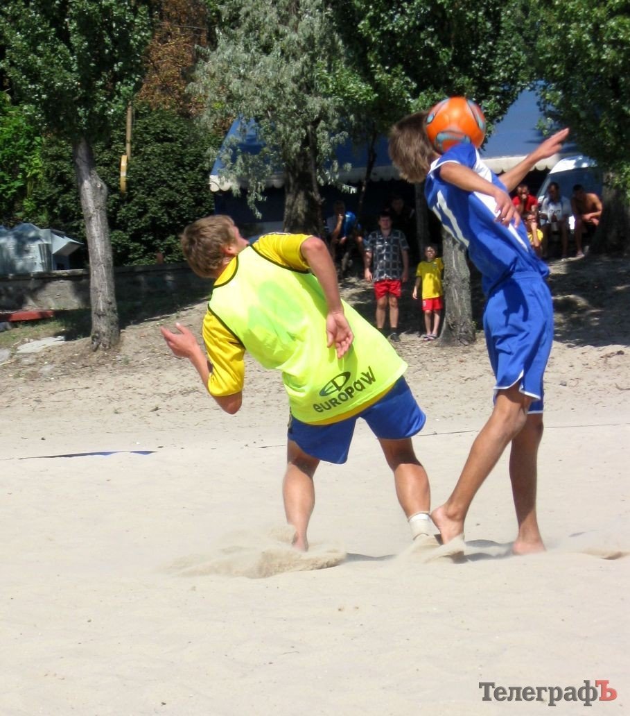 ПЛЯЖНЫЙ ФУТБОЛ. Команда КВСЗ стала победителем 7-го молодёжного кубка Полтавской области. ПЛЯЖНЫЙ ФУТБОЛ. Команда КВСЗ стала победителем 7-го молодёжного кубка Полтавской области.