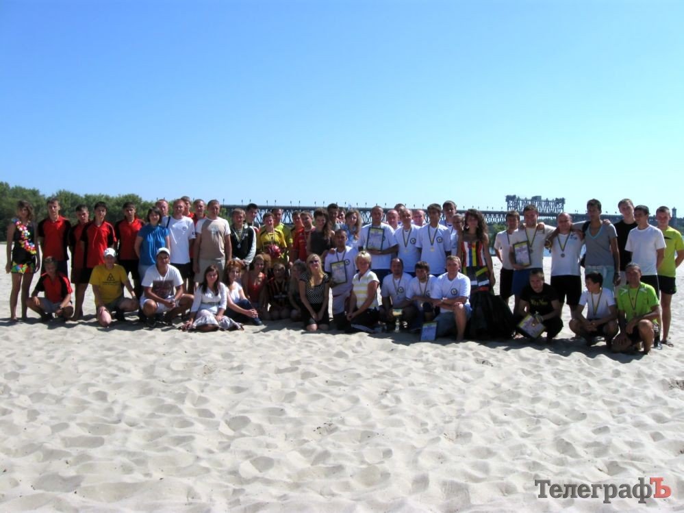 ПЛЯЖНЫЙ ФУТБОЛ. Команда КВСЗ стала победителем 7-го молодёжного кубка Полтавской области. ПЛЯЖНЫЙ ФУТБОЛ. Команда КВСЗ стала победителем 7-го молодёжного кубка Полтавской области.