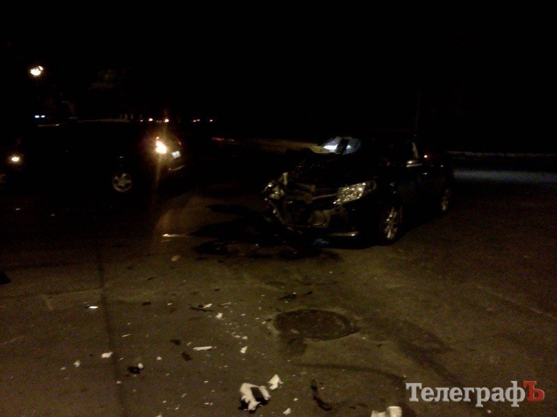 В ДТП на перекрестке Шевченко и Артема пострадал человек (ФОТО) В ДТП на перекрестке Шевченко и Артема пострадал человек (ФОТО)