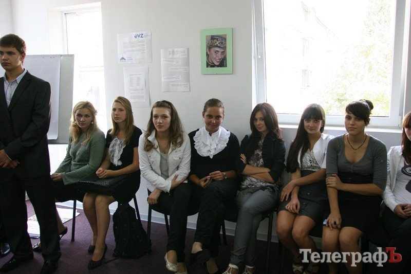 В Кременчуге открылась фотоэкспозиция, подгоготовленная в рамках проекта «Все ще повертаючись до Криму» В Кременчуге открылась фотоэкспозиция, подгоготовленная в рамках проекта «Все ще повертаючись до Криму»