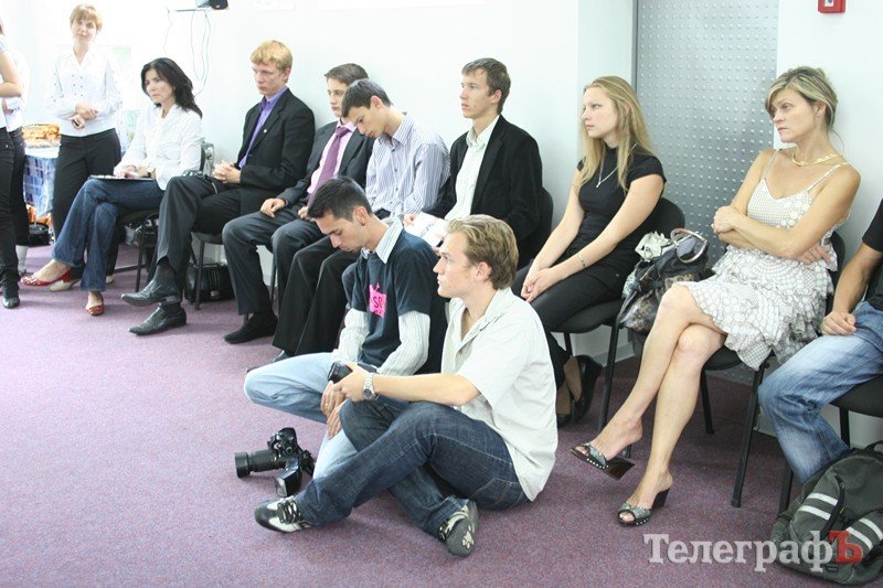 В Кременчуге открылась фотоэкспозиция, подгоготовленная в рамках проекта «Все ще повертаючись до Криму» В Кременчуге открылась фотоэкспозиция, подгоготовленная в рамках проекта «Все ще повертаючись до Криму»