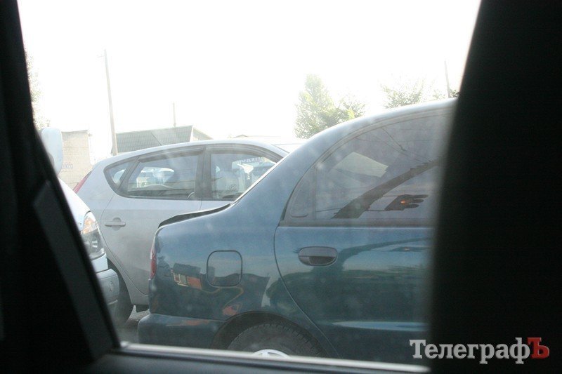 На остановке «Улица Советской Армии» столкнулись маршрутка и Daewoo (ФОТО) На остановке «Улица Советской Армии» столкнулись маршрутка и Daewoo (ФОТО)