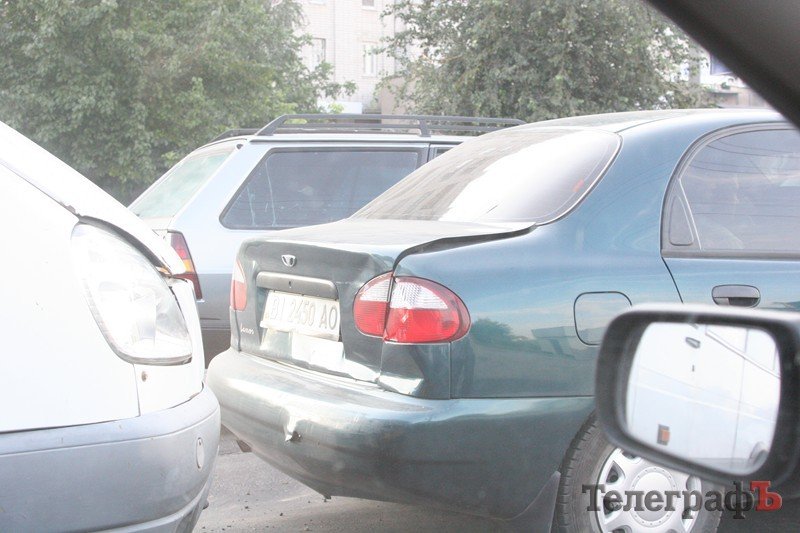 На остановке «Улица Советской Армии» столкнулись маршрутка и Daewoo (ФОТО) На остановке «Улица Советской Армии» столкнулись маршрутка и Daewoo (ФОТО)