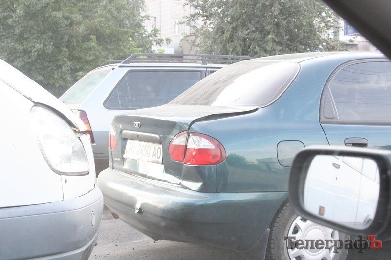 На остановке «Улица Советской Армии» столкнулись маршрутка и Daewoo (ФОТО) На остановке «Улица Советской Армии» столкнулись маршрутка и Daewoo (ФОТО)