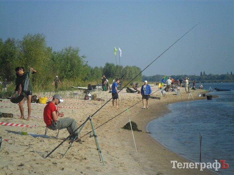 В Кременчуге прошел рыболовный фестиваль "Осенний Днепр 2011" В Кременчуге прошел рыболовный фестиваль "Осенний Днепр 2011"