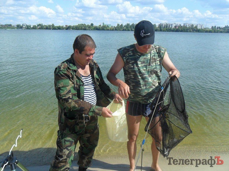 В Кременчуге прошел рыболовный фестиваль "Осенний Днепр 2011" В Кременчуге прошел рыболовный фестиваль "Осенний Днепр 2011"