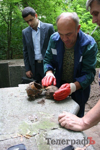 На территории бывших артскладов произведено вскрытие могил Советских воинов На территории бывших артскладов произведено вскрытие могил Советских воинов