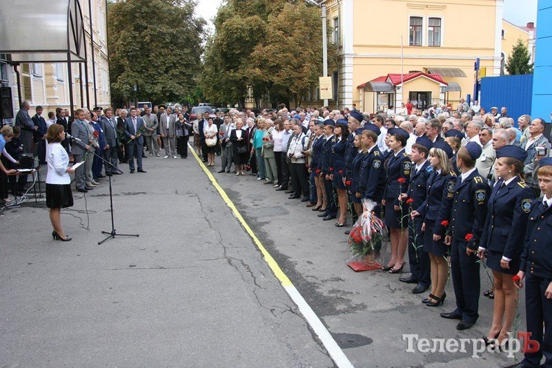 В Кременчуге открыли мемориальную доску основателю лётного училища Николаю Чернову (ФОТО) В Кременчуге открыли мемориальную доску основателю лётного училища Николаю Чернову (ФОТО)