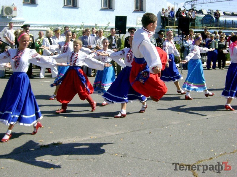 Кременчугские казаки пошли врукопашную «лава на лаву» (ФОТОРЕПОРТАЖ) Кременчугские казаки пошли врукопашную «лава на лаву» (ФОТОРЕПОРТАЖ)