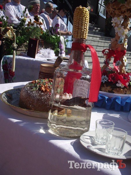 Кременчугские казаки пошли врукопашную «лава на лаву» (ФОТОРЕПОРТАЖ) Кременчугские казаки пошли врукопашную «лава на лаву» (ФОТОРЕПОРТАЖ)