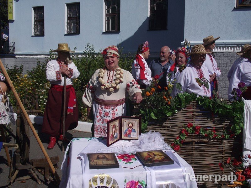 Кременчугские казаки пошли врукопашную «лава на лаву» (ФОТОРЕПОРТАЖ) Кременчугские казаки пошли врукопашную «лава на лаву» (ФОТОРЕПОРТАЖ)