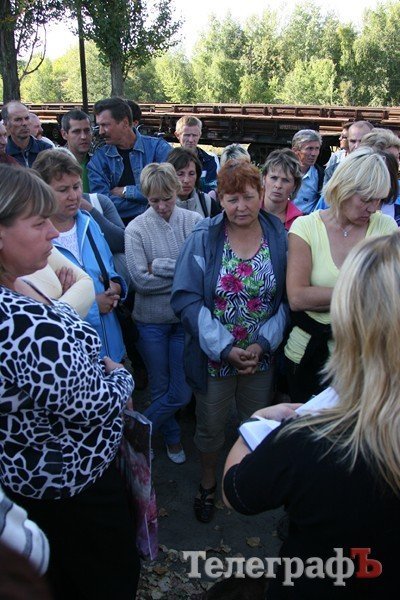 В Кременчуге работники завода железобетонных шпал объявили забастовку (ФОТО) В Кременчуге работники завода железобетонных шпал объявили забастовку (ФОТО)