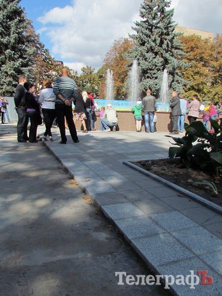 В сквере «Октябрьский» заработал фонтан В сквере «Октябрьский» заработал фонтан