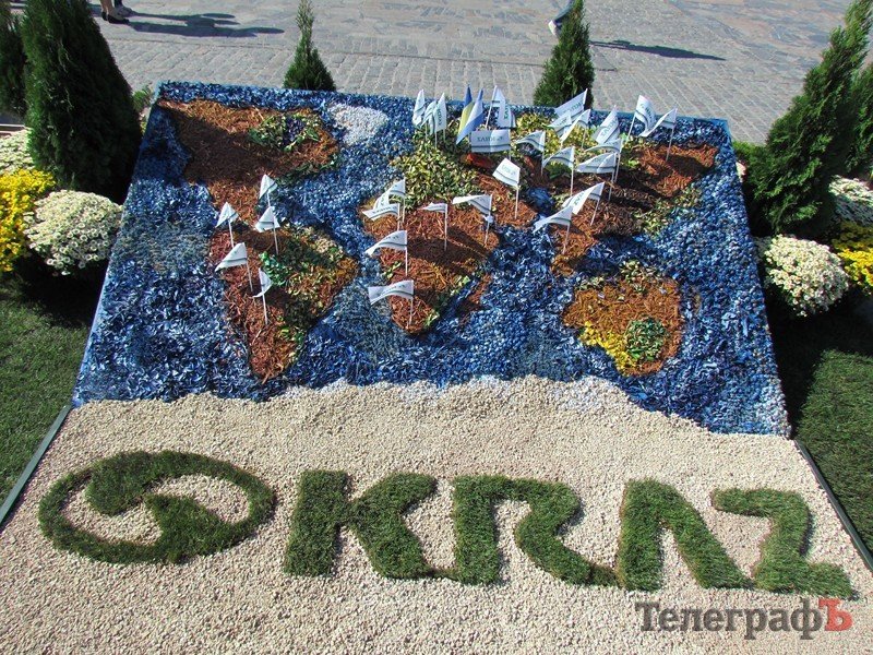 На площади Победы проходит фестиваль цветов (ФОТО) На площади Победы проходит фестиваль цветов (ФОТО)