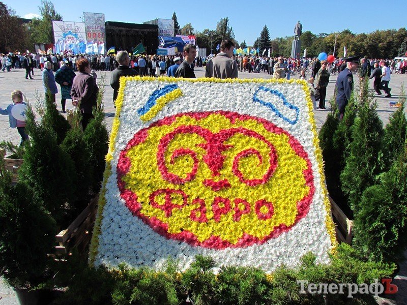 На площади Победы проходит фестиваль цветов (ФОТО) На площади Победы проходит фестиваль цветов (ФОТО)