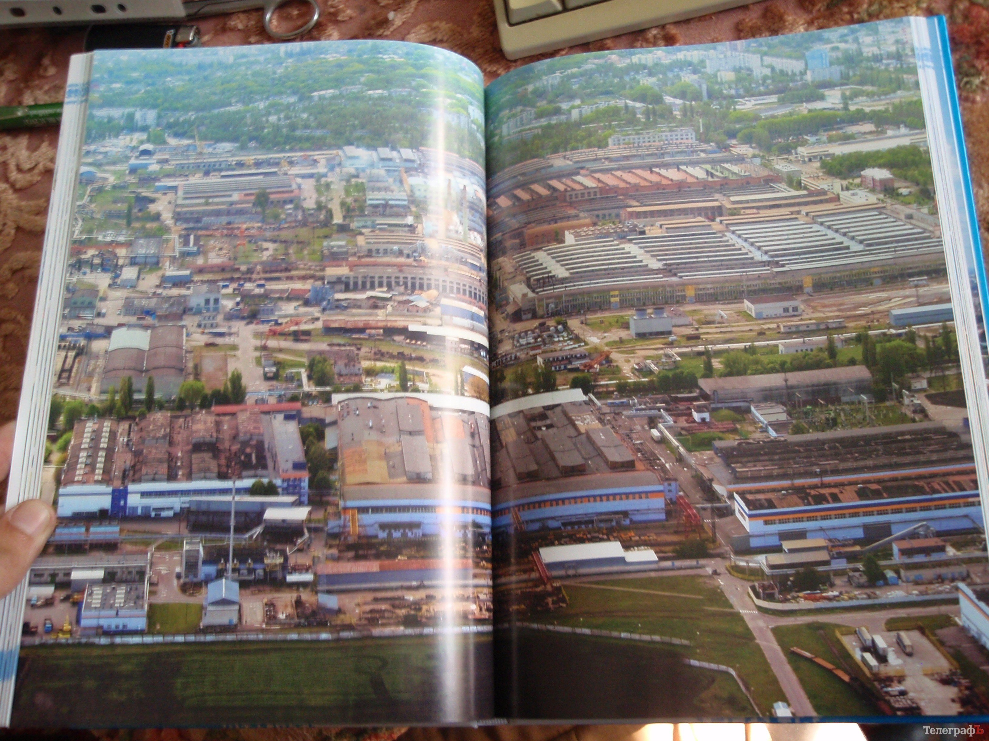 Горисполком издал книгу о Кременчуге (ФОТО) Горисполком издал книгу о Кременчуге (ФОТО)