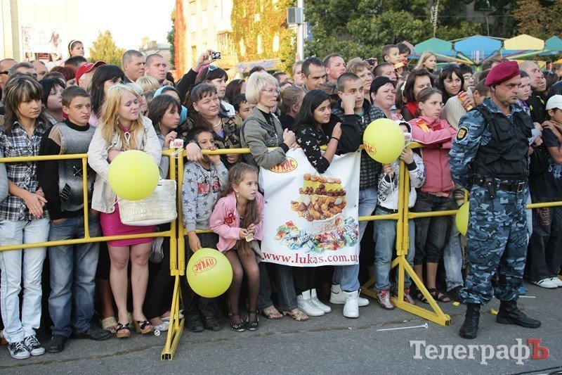 Победительница кременчугского «Караоке на майдане» собрала почти 1000 гривен (ФОТОРЕПОРТАЖ) Победительница кременчугского «Караоке на майдане» собрала почти 1000 гривен (ФОТОРЕПОРТАЖ)