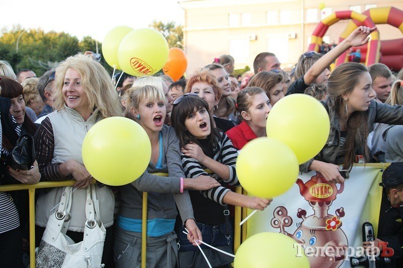 Победительница кременчугского «Караоке на майдане» собрала почти 1000 гривен (ФОТОРЕПОРТАЖ) Победительница кременчугского «Караоке на майдане» собрала почти 1000 гривен (ФОТОРЕПОРТАЖ)