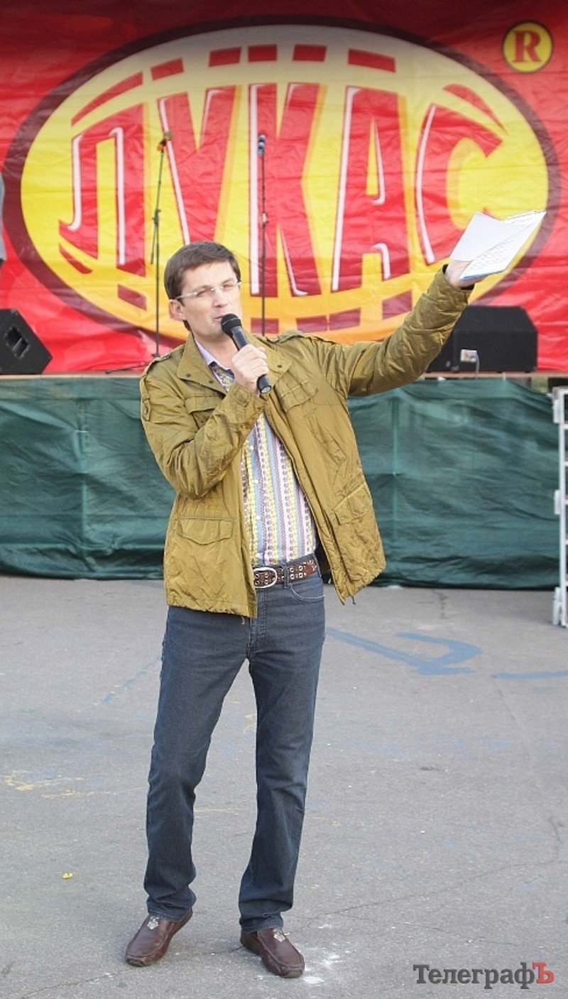 Победительница кременчугского «Караоке на майдане» собрала почти 1000 гривен (ФОТОРЕПОРТАЖ) Победительница кременчугского «Караоке на майдане» собрала почти 1000 гривен (ФОТОРЕПОРТАЖ)