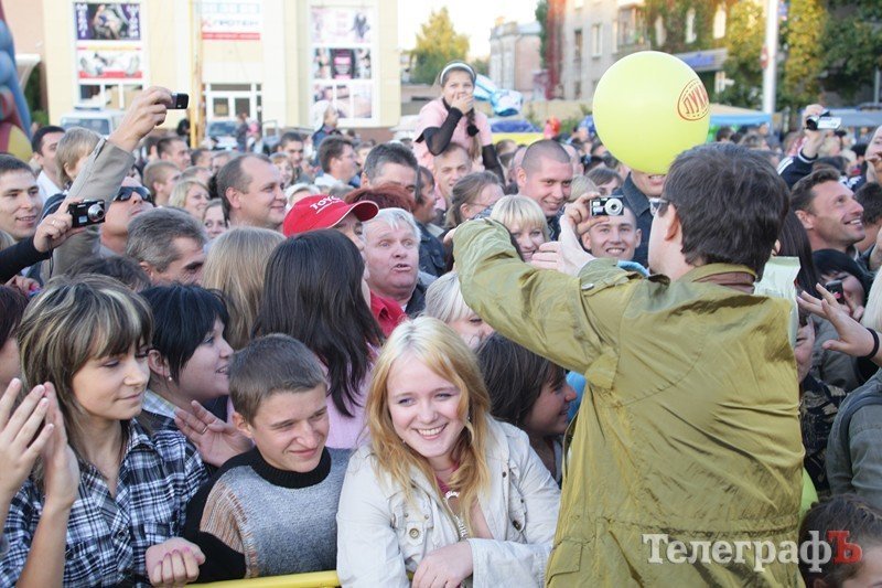 Победительница кременчугского «Караоке на майдане» собрала почти 1000 гривен (ФОТОРЕПОРТАЖ) Победительница кременчугского «Караоке на майдане» собрала почти 1000 гривен (ФОТОРЕПОРТАЖ)