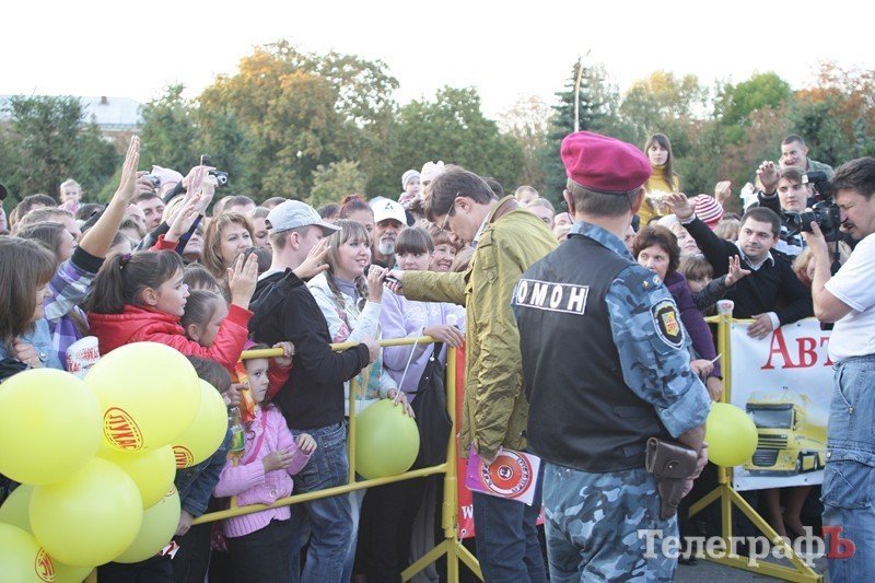 Победительница кременчугского «Караоке на майдане» собрала почти 1000 гривен (ФОТОРЕПОРТАЖ) Победительница кременчугского «Караоке на майдане» собрала почти 1000 гривен (ФОТОРЕПОРТАЖ)