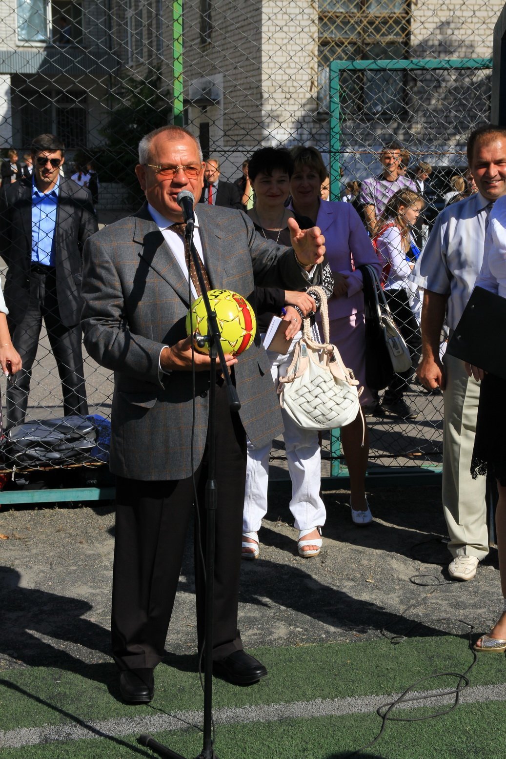 Футбольні команди шкіл боротимуться за «золото» Футбольні команди шкіл боротимуться за «золото»