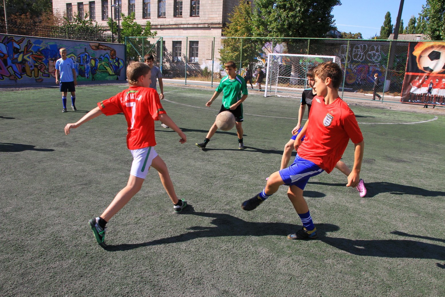 Футбольні команди шкіл боротимуться за «золото» Футбольні команди шкіл боротимуться за «золото»