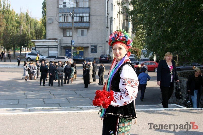 В парке Мира на кургане славы насыпали землю из семи российских городов (ФОТО) В парке Мира на кургане славы насыпали землю из семи российских городов (ФОТО)