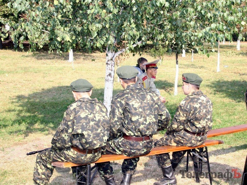 В парке Мира на кургане славы насыпали землю из семи российских городов (ФОТО) В парке Мира на кургане славы насыпали землю из семи российских городов (ФОТО)