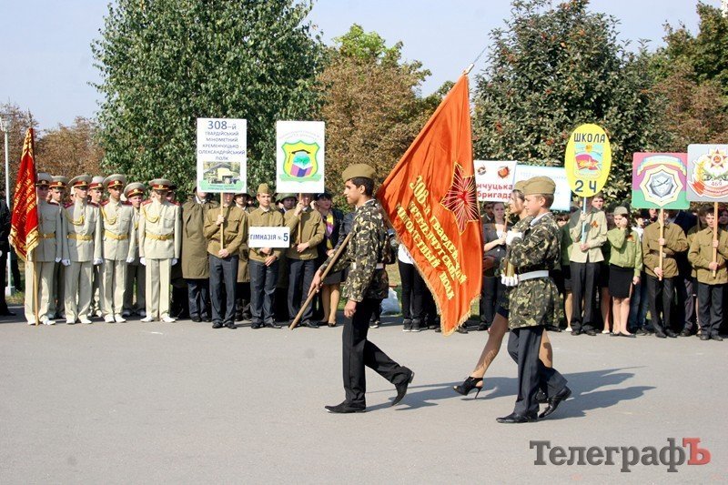 В парке Мира на кургане славы насыпали землю из семи российских городов (ФОТО) В парке Мира на кургане славы насыпали землю из семи российских городов (ФОТО)