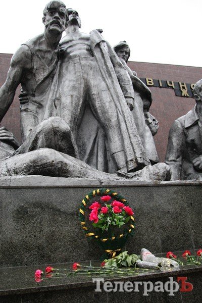 В Кременчуге перезахоронили останки Советских воинов (ФОТО) В Кременчуге перезахоронили останки Советских воинов (ФОТО)