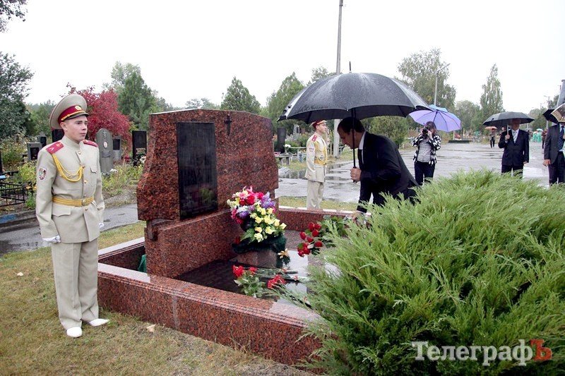 В Кременчуге перезахоронили останки Советских воинов (ФОТО) В Кременчуге перезахоронили останки Советских воинов (ФОТО)