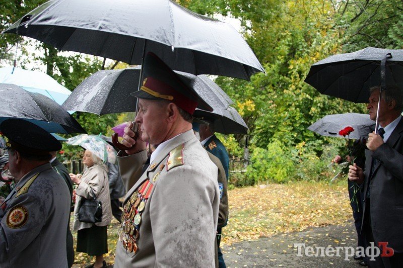 В Кременчуге перезахоронили останки Советских воинов (ФОТО) В Кременчуге перезахоронили останки Советских воинов (ФОТО)