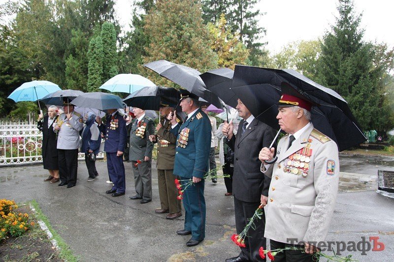 В Кременчуге перезахоронили останки Советских воинов (ФОТО) В Кременчуге перезахоронили останки Советских воинов (ФОТО)