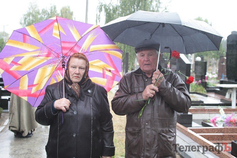 В Кременчуге перезахоронили останки Советских воинов (ФОТО) В Кременчуге перезахоронили останки Советских воинов (ФОТО)