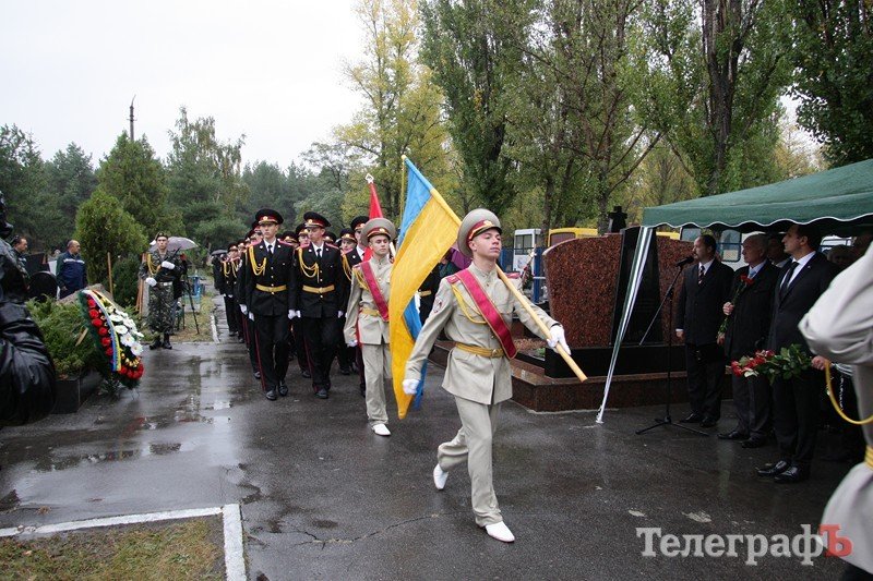 В Кременчуге перезахоронили останки Советских воинов (ФОТО) В Кременчуге перезахоронили останки Советских воинов (ФОТО)