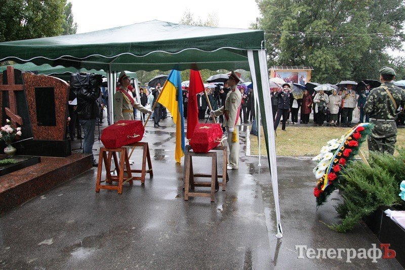 В Кременчуге перезахоронили останки Советских воинов (ФОТО) В Кременчуге перезахоронили останки Советских воинов (ФОТО)