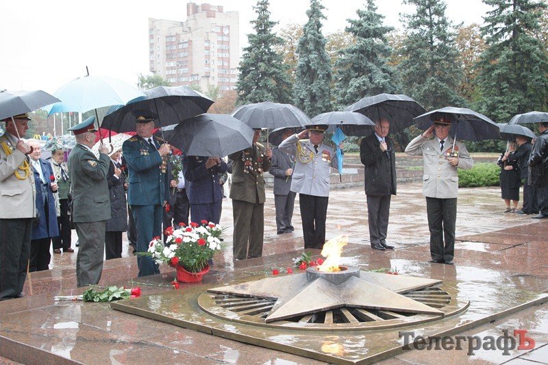 В Кременчуге перезахоронили останки Советских воинов (ФОТО) В Кременчуге перезахоронили останки Советских воинов (ФОТО)