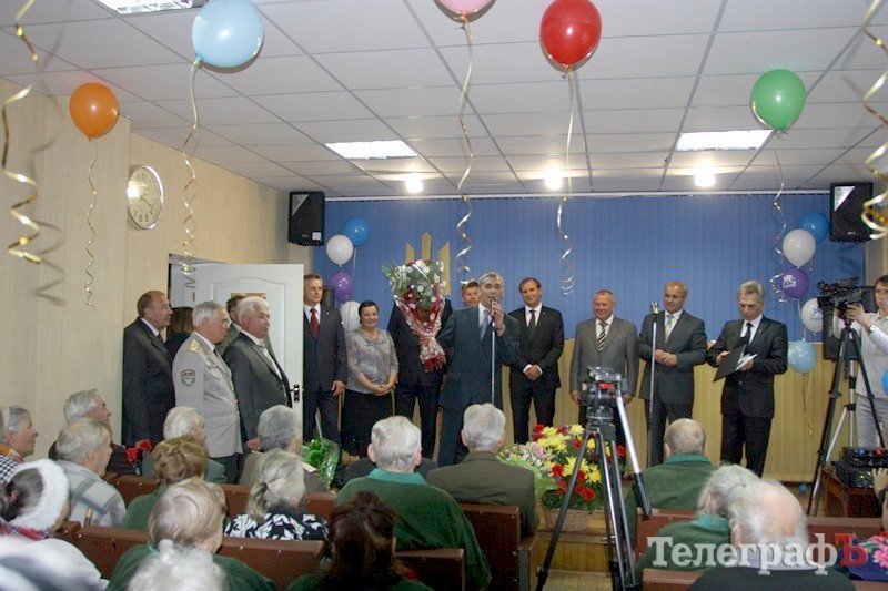 В Кременчуге поздравили ветеранов, которые проходят лечение в госпитале В Кременчуге поздравили ветеранов, которые проходят лечение в госпитале