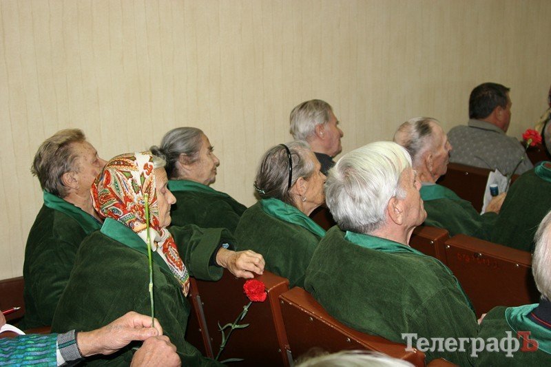 В Кременчуге поздравили ветеранов, которые проходят лечение в госпитале В Кременчуге поздравили ветеранов, которые проходят лечение в госпитале