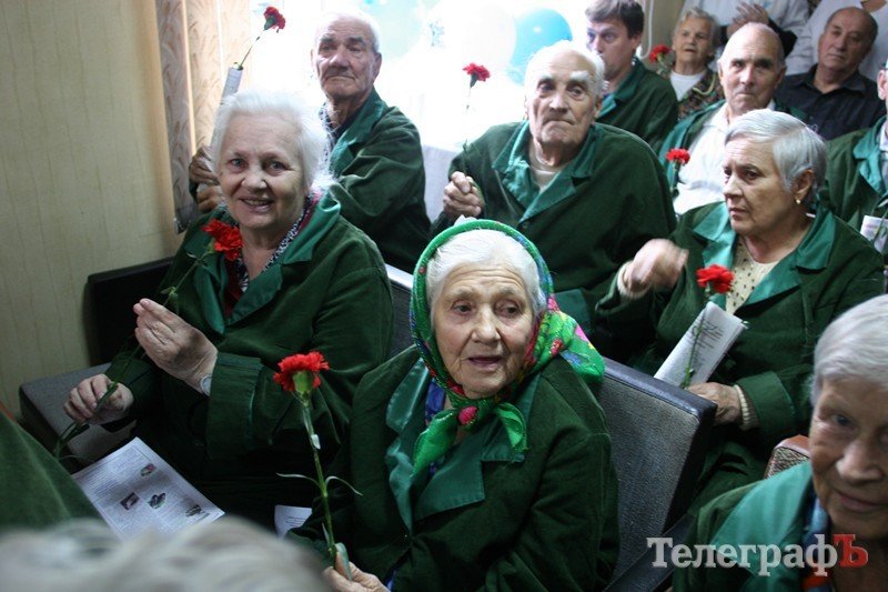 В Кременчуге поздравили ветеранов, которые проходят лечение в госпитале В Кременчуге поздравили ветеранов, которые проходят лечение в госпитале