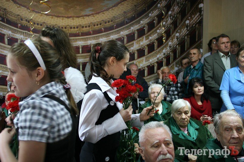 В Кременчуге поздравили ветеранов, которые проходят лечение в госпитале В Кременчуге поздравили ветеранов, которые проходят лечение в госпитале