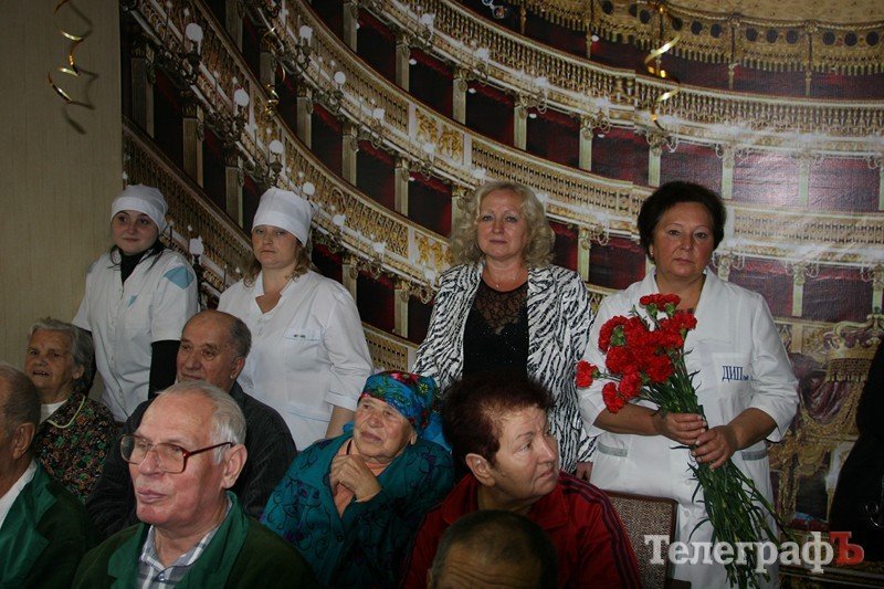 В Кременчуге поздравили ветеранов, которые проходят лечение в госпитале В Кременчуге поздравили ветеранов, которые проходят лечение в госпитале