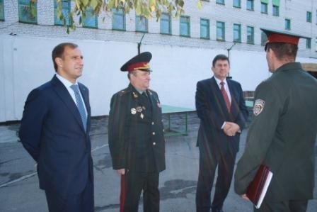 Губернатор и мэр посетили воспитательную колонию Губернатор и мэр посетили воспитательную колонию