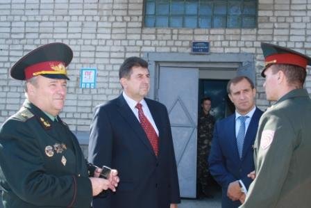 Губернатор и мэр посетили воспитательную колонию Губернатор и мэр посетили воспитательную колонию