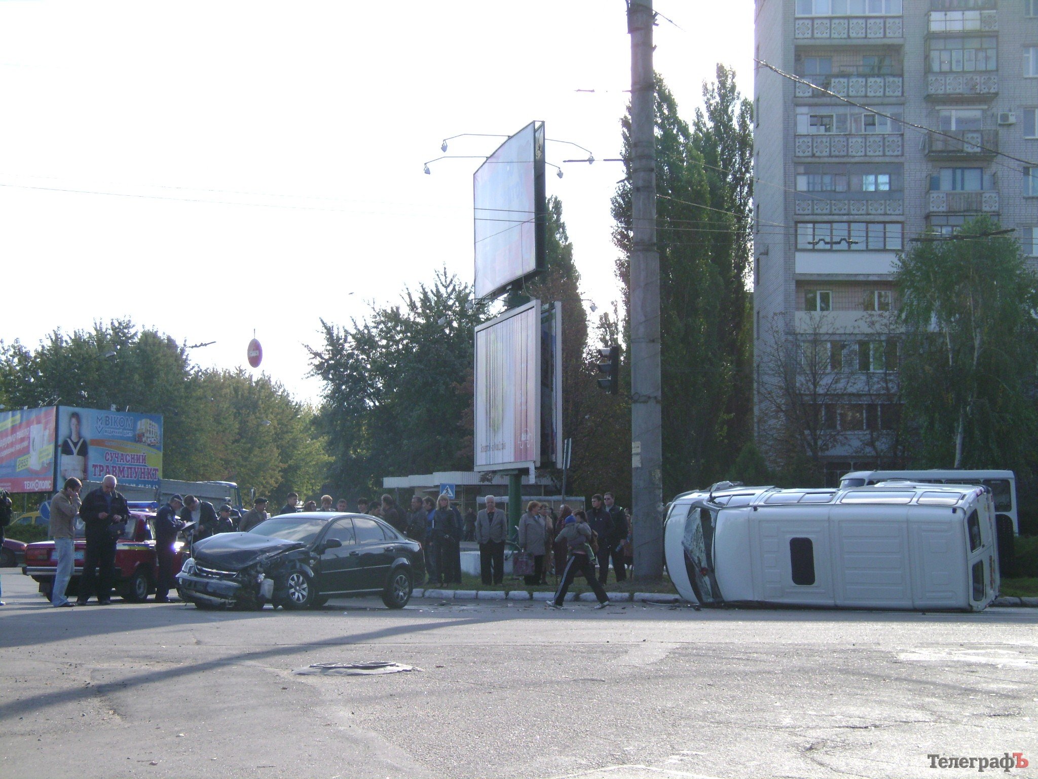 На Московской перевернулась пассажирская «ГАЗель»: пострадавших нет (ФОТО) На Московской перевернулась пассажирская «ГАЗель»: пострадавших нет (ФОТО)