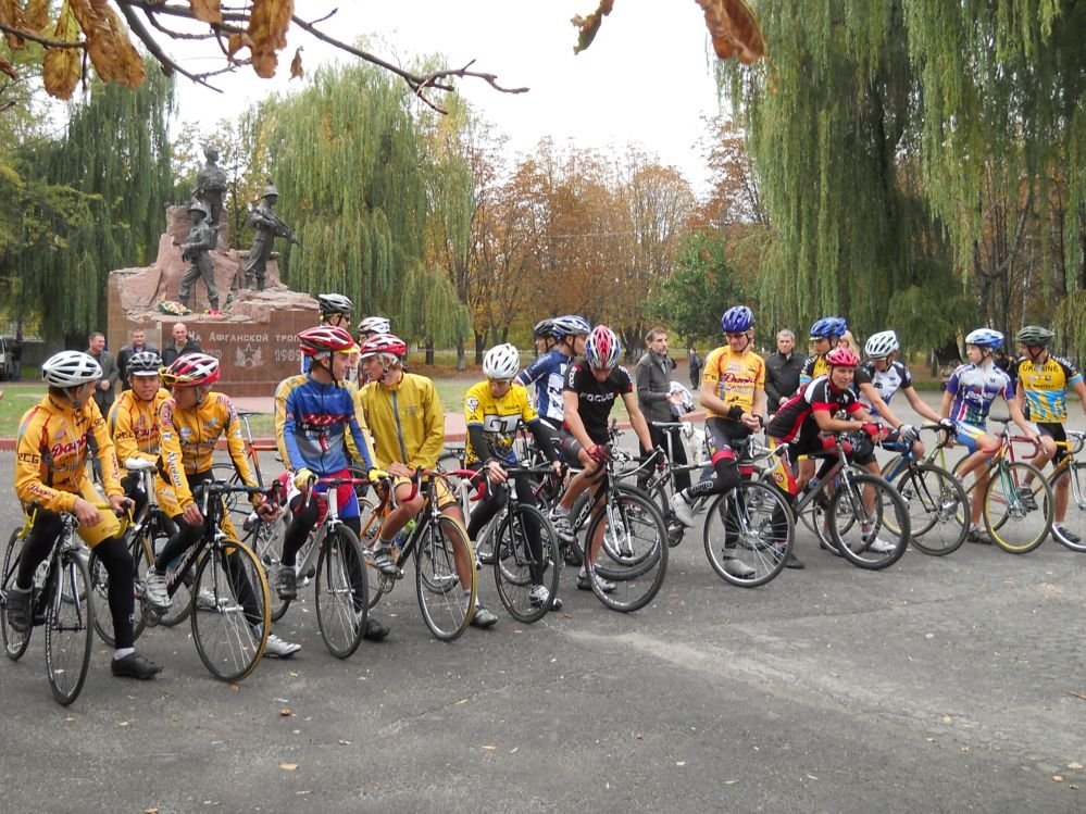 ВЕЛОСПОРТ. В парке Воинов-Интернационалистов прошла велогонка памяти Алексея Шустова. ВЕЛОСПОРТ. В парке Воинов-Интернационалистов прошла велогонка памяти Алексея Шустова.