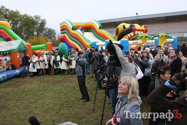 В Миргороде на Полтавщине отмечают праздник свиньи В Миргороде на Полтавщине отмечают праздник свиньи