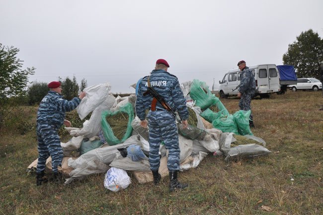 На Полтавщине милиция сожгла 17 млн грн (ФОТО) На Полтавщине милиция сожгла 17 млн грн (ФОТО)